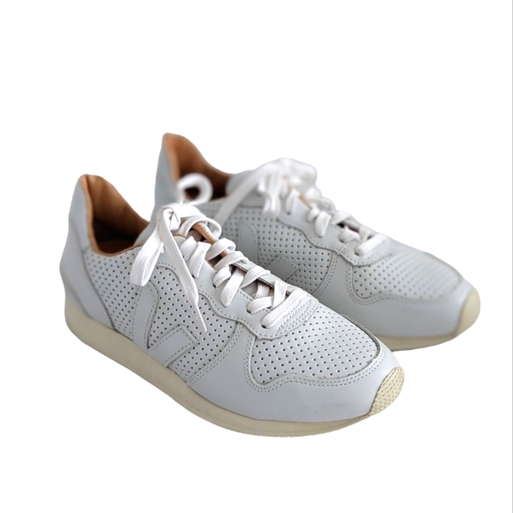 VEJA BASTILLE SUPER WHITE LEATHER SNEAKERS SIZE WOMEN'S US9/EU40.  SUPER CUTE!